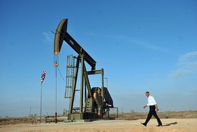 رشد قیمت نفت زیر سایه کاهش دکل‌های آمریکا