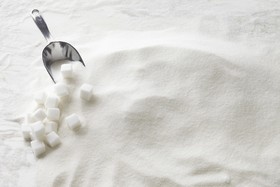 کاهش قیمت شکر/امکان تامین نیاز مصرف‌کنندگان از بورس کالا