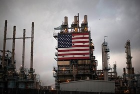 افت ۲.۴ میلیون بشکه ای تولید روزانه نفت آمریکا