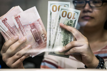 ذخایر ارزی چین به ۳.۱۰۷ تریلیون دلار افت کرد