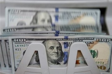 گیر کردن دلار در جنگ ارزی آمریکا و چین