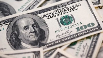 افت خفیف دلار در جهان