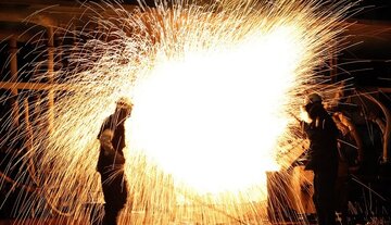 لحظه تبدیل سنگ آهن به شمش در جهان فولاد سیرجان