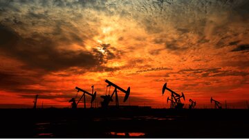 تقاضای جهانی نفت با اولین افت سه ماهه خود در این دهه روبرو می‌شود