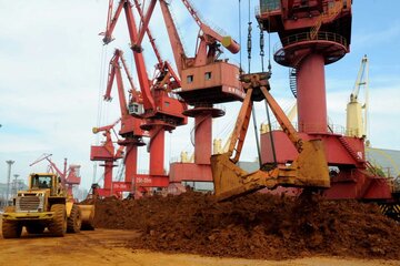 کاهش واردات سنگ آهن چین در ماه گذشته