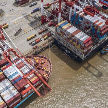 چین به دنبال ایجاد توازن میان صادرات و واردات