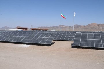 نیروگاه خورشیدی ١٠ مگاواتی غدیر کوشک افتتاح شد