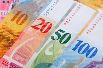 افزایش یورو در مقابل کاهش دلار