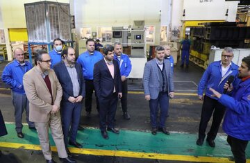 ۶ هزار خودروی بورسی زودتر از موعد تحویل مردم شد/ 
عرضه های ایران خودرو در بورس کالا افزایش می یابد