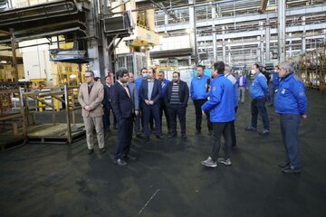بازدید مدیران ارشد بورس کالااز خط تولید ایران خودرو