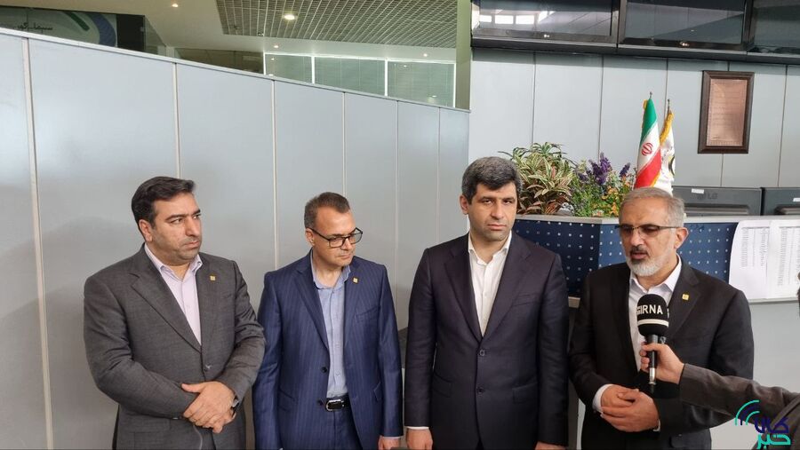 بازدید مدیرعامل بانک صنعت و معدن از تالار صادراتی بورس کالا