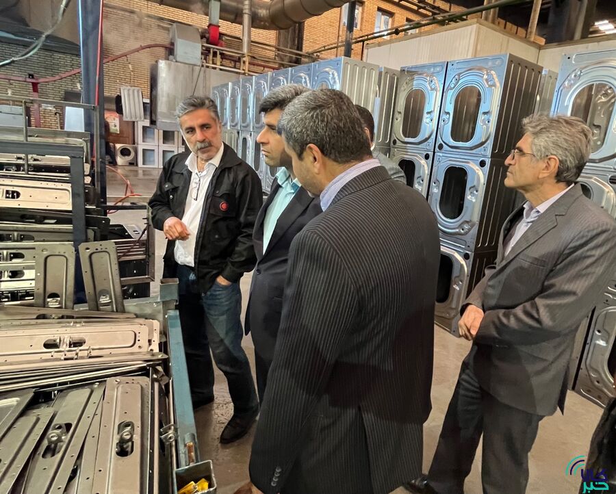 بازدید مدیرعامل بورس کالای ایران از واحدهای تولیدی و نمایشگاه «مواد اولیه، ماشینآلات، تکنولوژی، چرم و صنایع وابسته صنعت کفش ایران_قم»