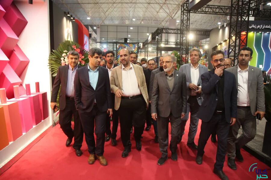 بازدید مدیرعامل بورس کالای ایران از واحدهای تولیدی و نمایشگاه «مواد اولیه، ماشینآلات، تکنولوژی، چرم و صنایع وابسته صنعت کفش ایران_قم»