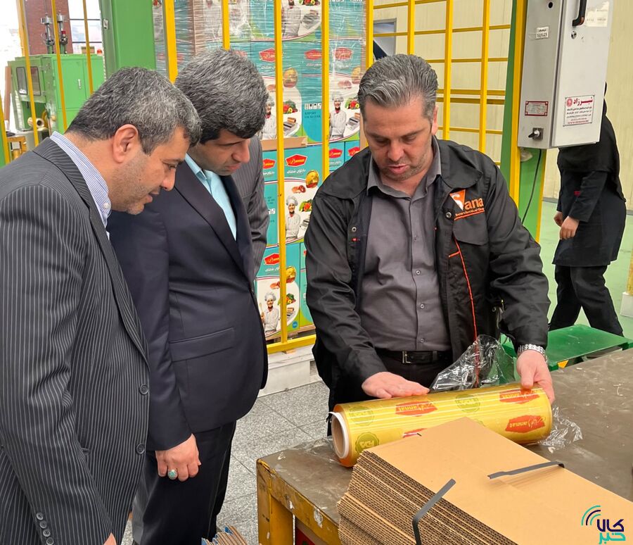 بازدید مدیرعامل بورس کالای ایران از واحدهای تولیدی و نمایشگاه «مواد اولیه، ماشینآلات، تکنولوژی، چرم و صنایع وابسته صنعت کفش ایران_قم»