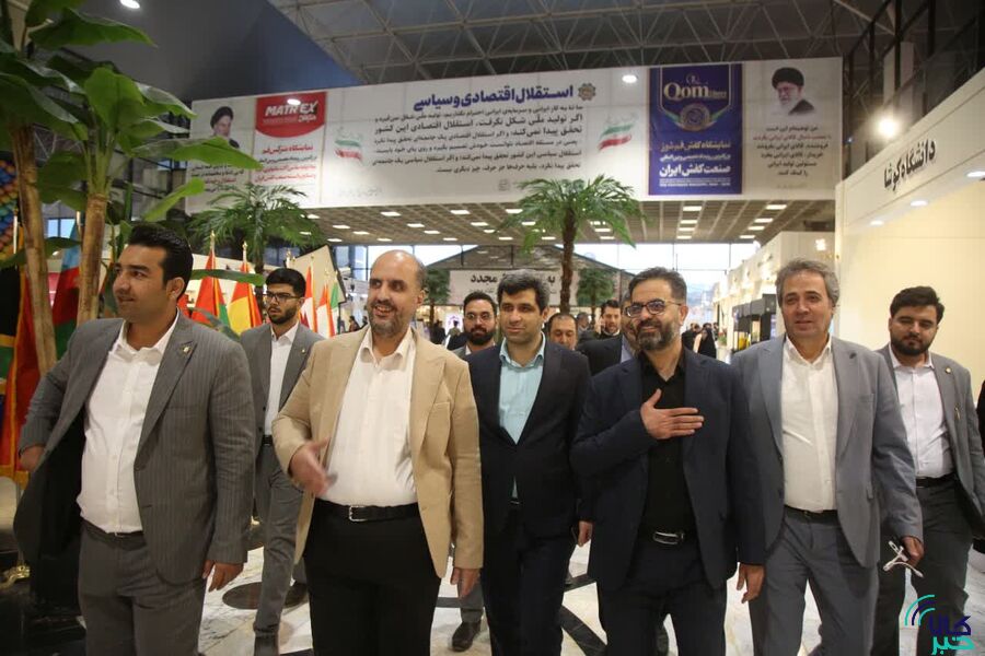 بازدید مدیرعامل بورس کالای ایران از واحدهای تولیدی و نمایشگاه «مواد اولیه، ماشینآلات، تکنولوژی، چرم و صنایع وابسته صنعت کفش ایران_قم»
