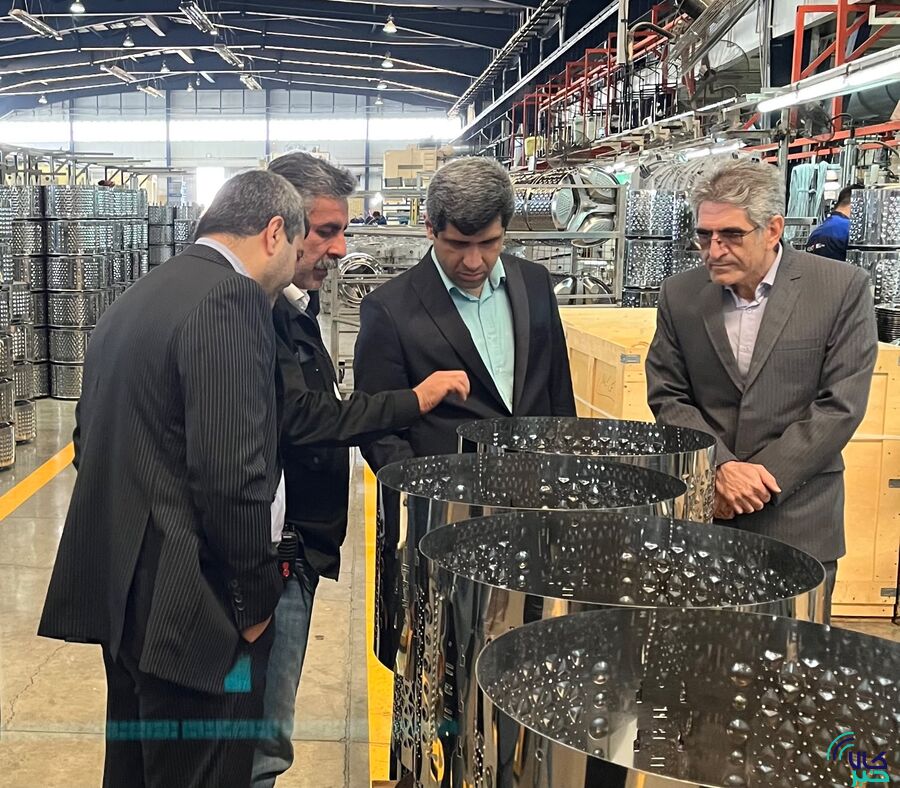 بازدید مدیرعامل بورس کالای ایران از واحدهای تولیدی و نمایشگاه «مواد اولیه، ماشینآلات، تکنولوژی، چرم و صنایع وابسته صنعت کفش ایران_قم»
