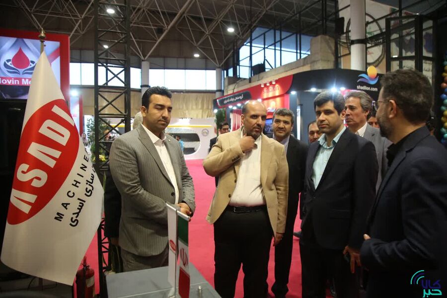 بازدید مدیرعامل بورس کالای ایران از واحدهای تولیدی و نمایشگاه «مواد اولیه، ماشینآلات، تکنولوژی، چرم و صنایع وابسته صنعت کفش ایران_قم»