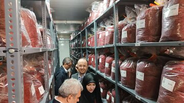 انبار زعفران تحت نظارت بورس کالا میزبان مدیران ارشد بازار سرمایه و اتاق بازرگانی مشهد