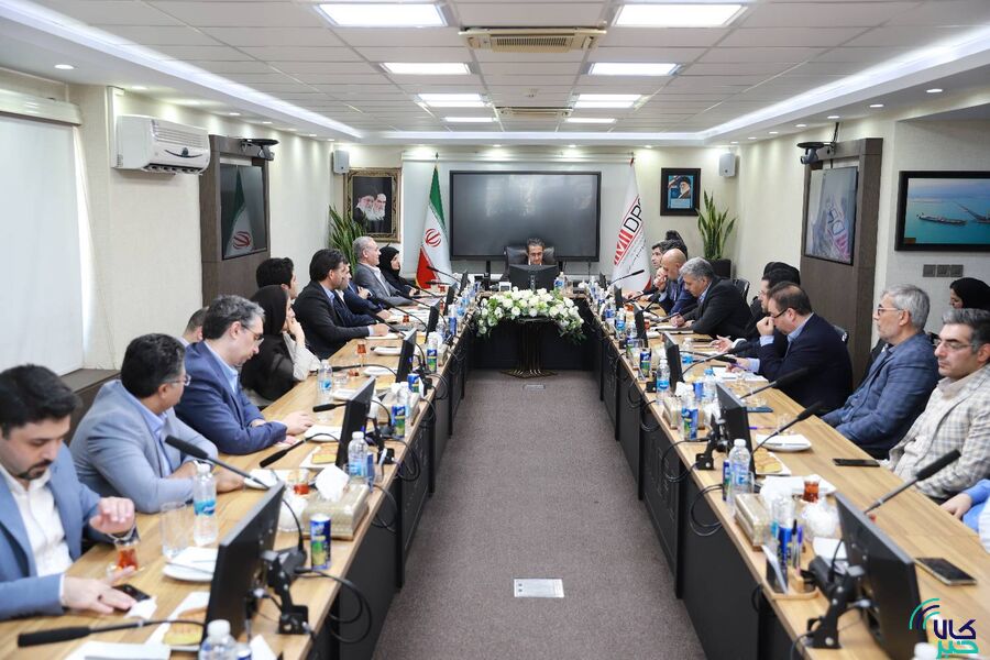 نقدینگی جامعه از مسیر گواهی سپرده کالایی راهی تولید میشود/بورس کالا میتواند به هاب بزرگ منطقه تبدیل شود