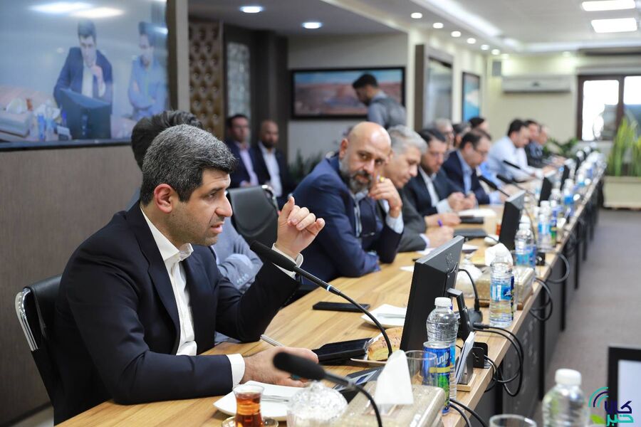 نقدینگی جامعه از مسیر گواهی سپرده کالایی راهی تولید میشود/بورس کالا میتواند به هاب بزرگ منطقه تبدیل شود