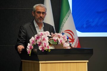 توسعه ابزارهای ارزی و آتی در بورس کالا؛ راهکار کاهش نوسان ارز/
بازار سرمایه مسیر رشد تولید و سرمایه‌گذاری است/
به زودی صندوق‌ها و اوراق ارزی معرفی می‌شوند