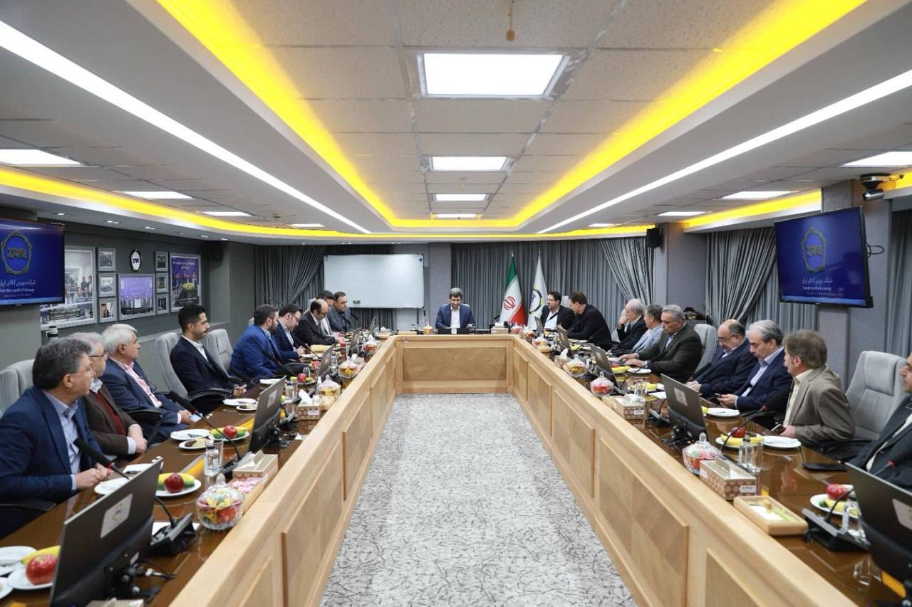 نشست هم اندیشی انجمن تولیدکنندگان سیم و کابل و بورس کالا برگزار شد/
قرارداد آتی گواهی کاتد مس به زودی راه‌اندازی می‌شود