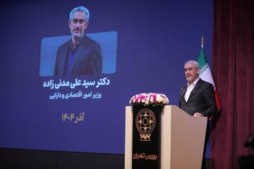 جدیت دولت در تقویت نقش بازار سرمایه/قیمت‌گذاری دستوری معادل فساد و رانت در اقتصاد است